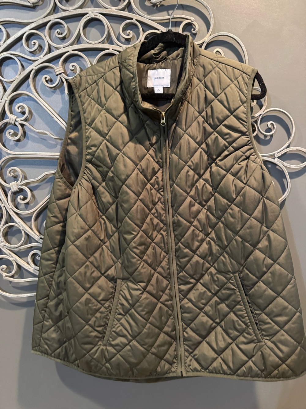 Women’s plus Old Navy Quilted Puffer Vest in Olive Green sz 3x